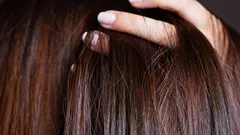 Kühlschrank statt Salon: Produkte aus der Küche, die dem Haar Glanz und Fülle zurückgeben